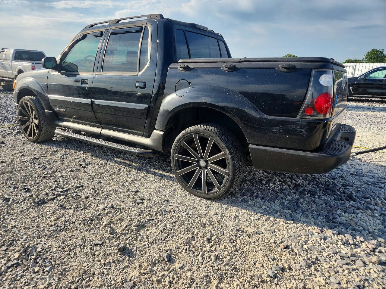 2001 Ford Expsprtrac - Фото 2