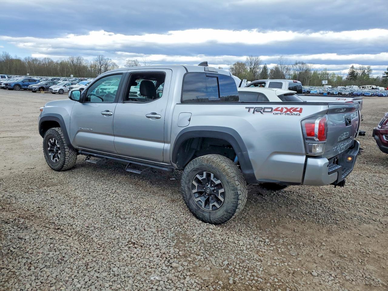 2022 Toyota Tacoma Double Cab - Image 2