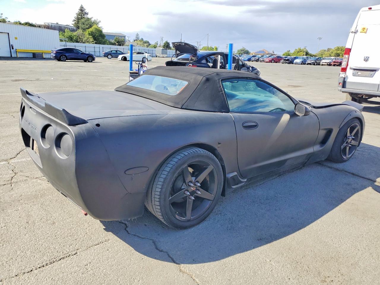 2002 Chevrolet Corvette - Фото 3