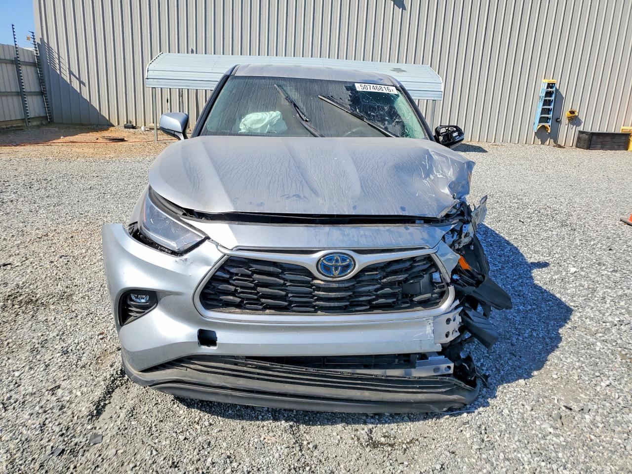2021 Toyota Highlander Hybrid Le - Image 5