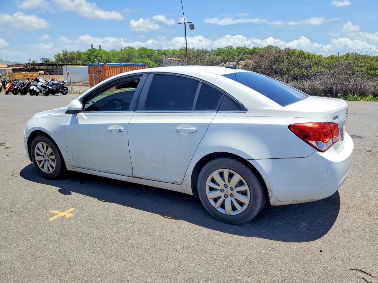 2011 Chevrolet Cruze - Фото 2
