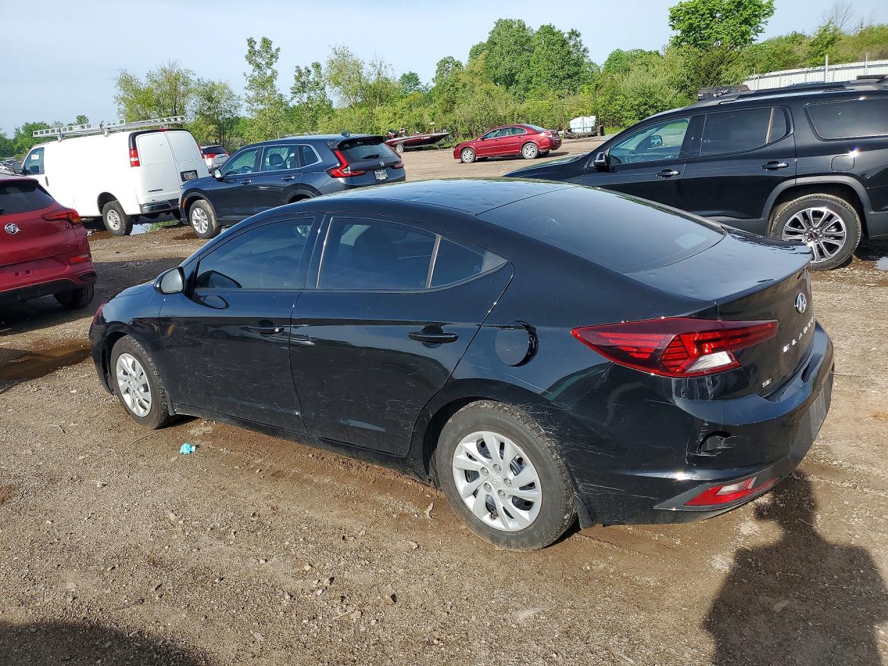 2020 Hyundai Elantra Se - Фото 2