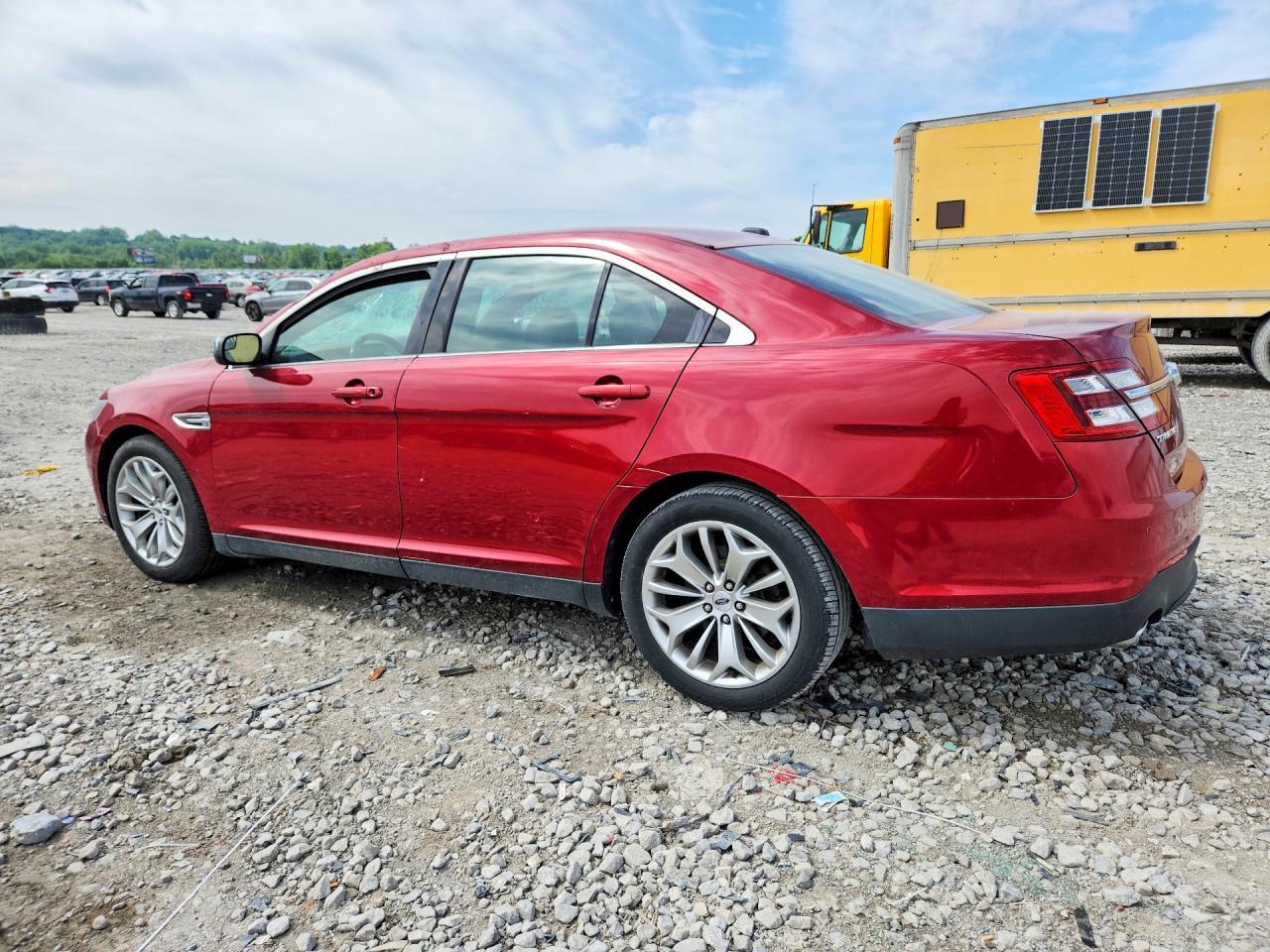 2016 Ford Taurus Limited - Фото 2