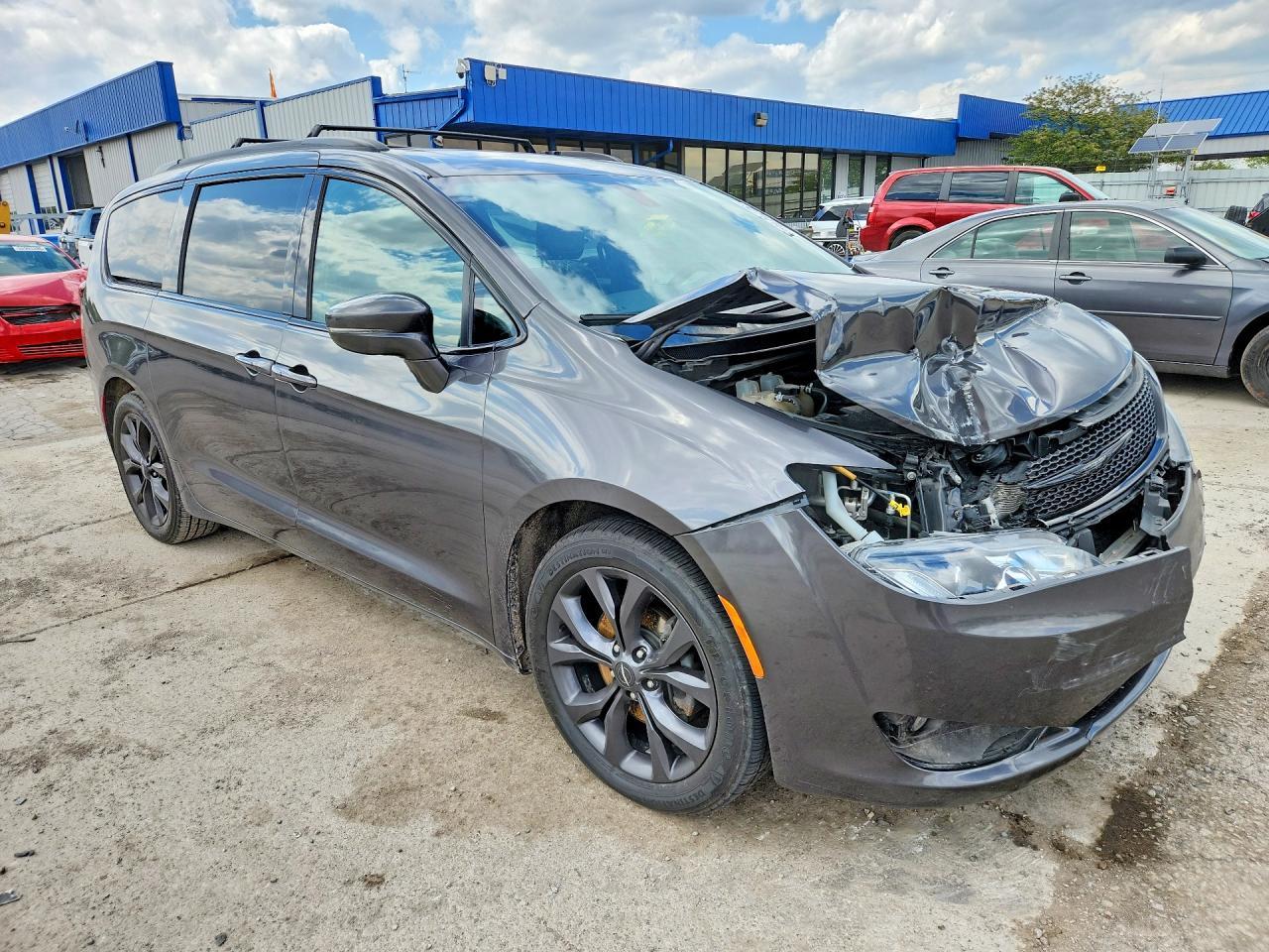 2019 Chrysler Pacifica Limited - Фото 4