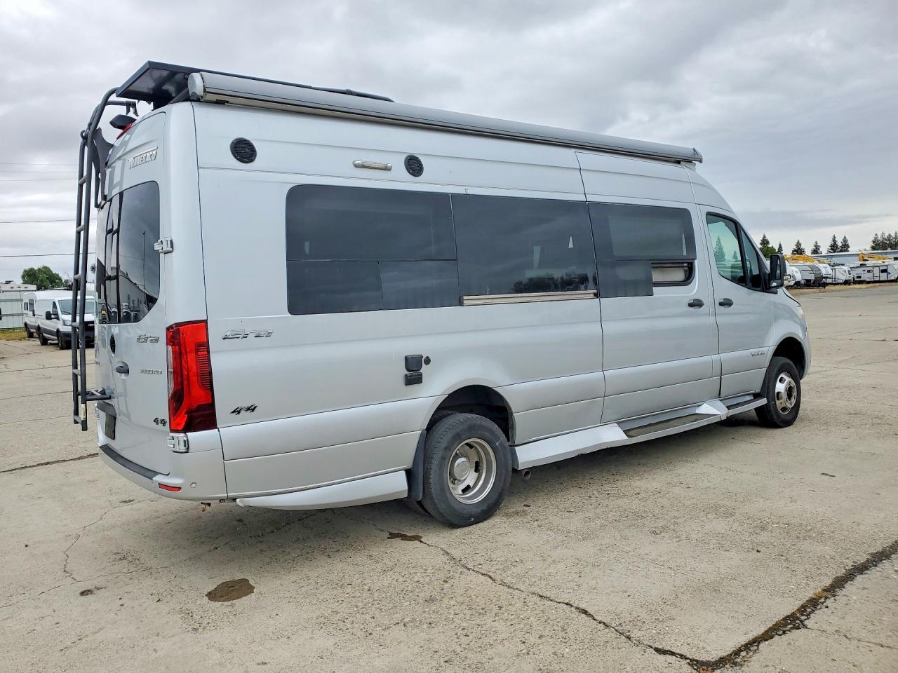2022 Winnebago Sprinter 3 - Image 3