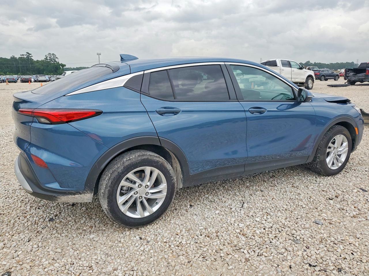 2025 Buick Envista - Image 3