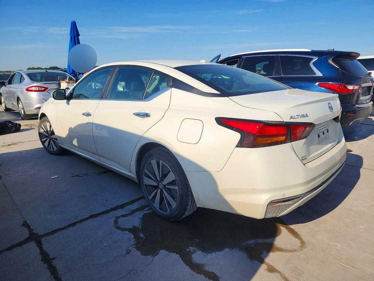 2022 Nissan Altima Sv - Image 2