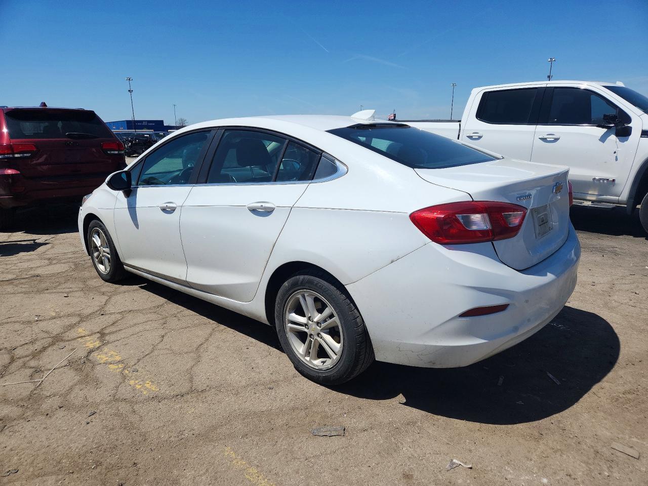 2017 Chevrolet Cruze Lt - Фото 2