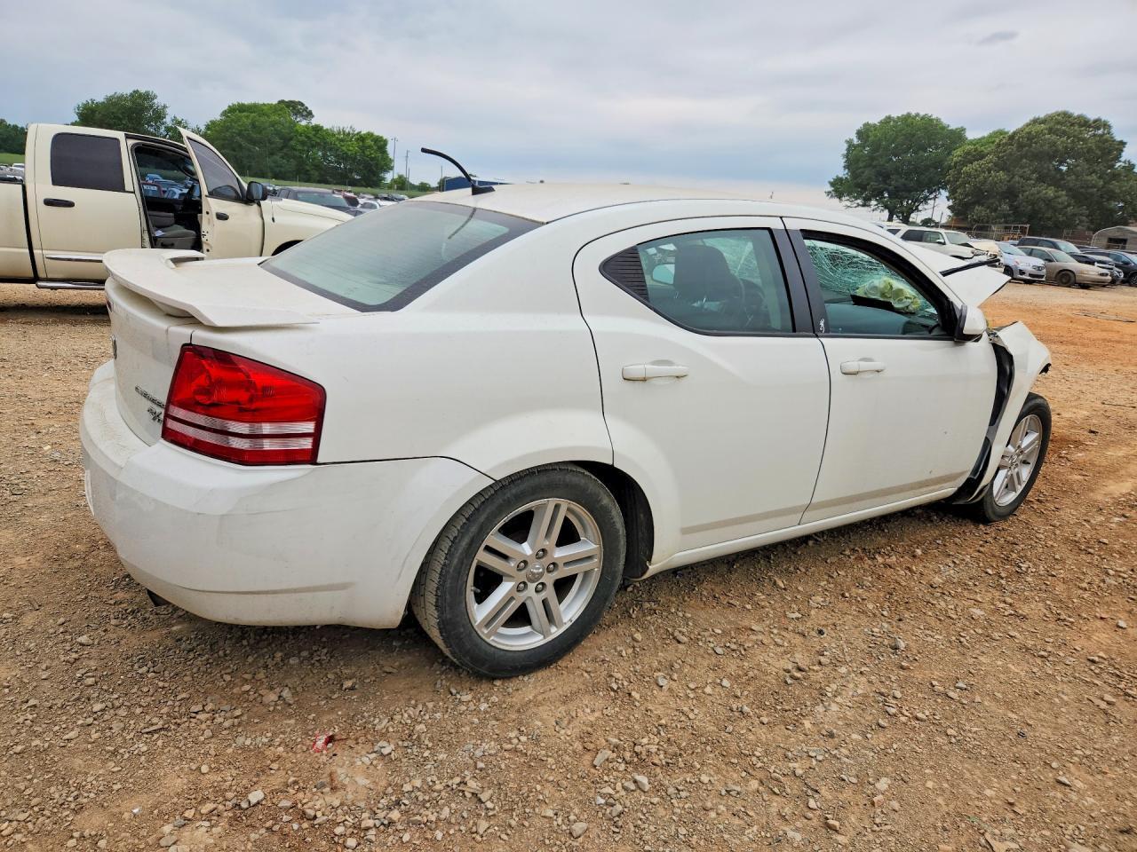 2010 Dodge Avenger R - Фото 3