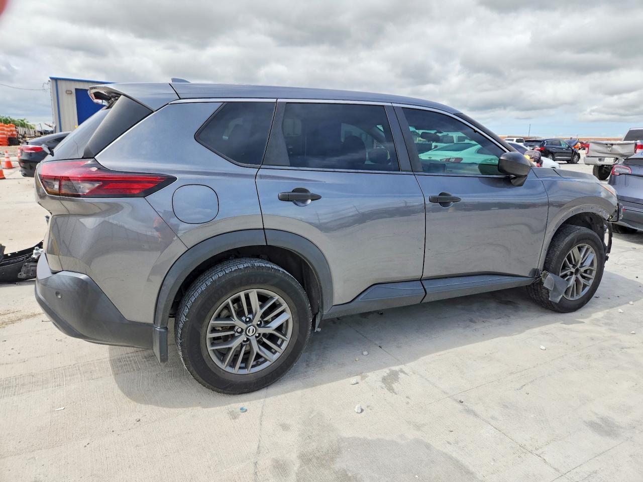 2021 Nissan Rogue S - Image 3