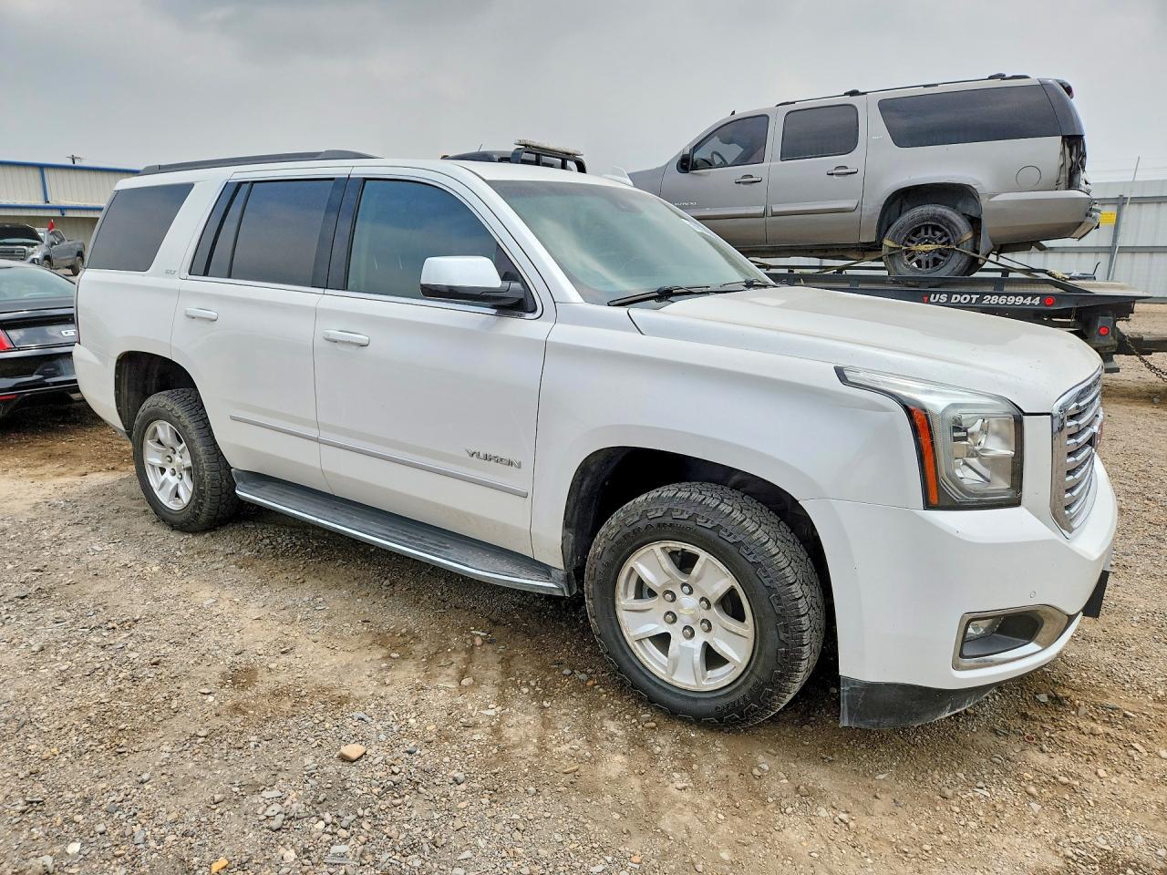 2017 GMC Yukon Slt - Image 4