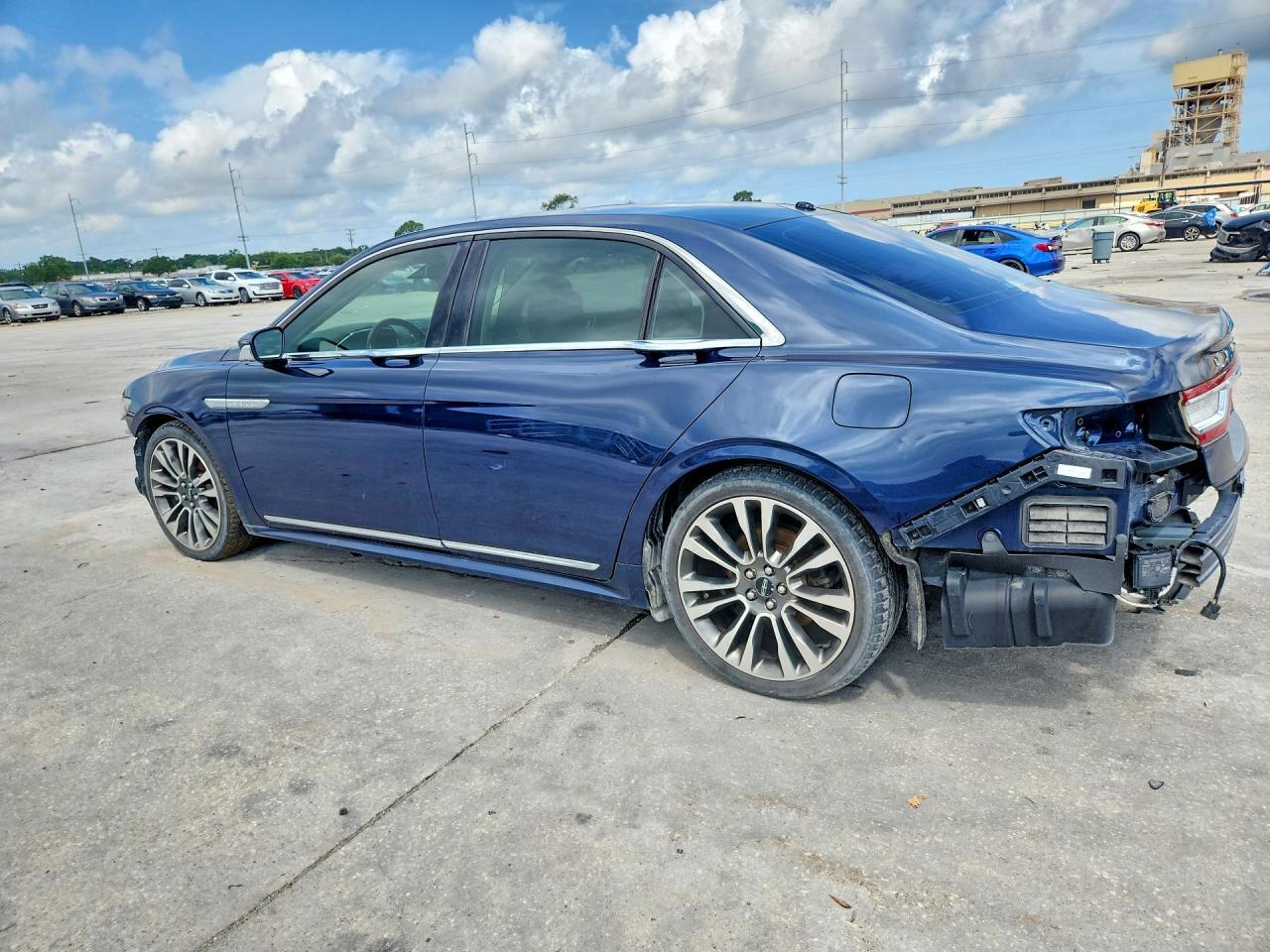 2017 Lincoln Continentl - Фото 2