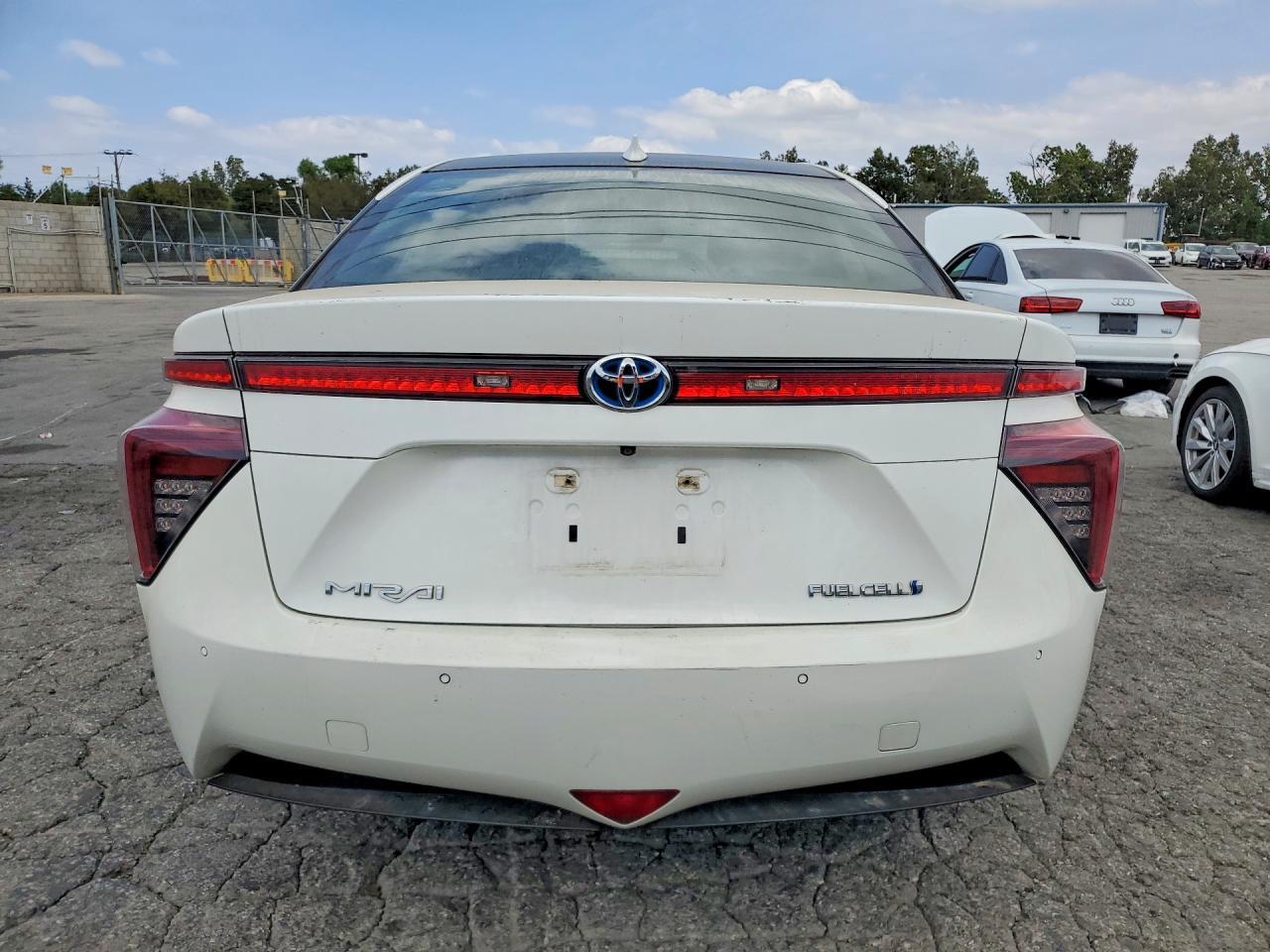 2016 Toyota Mirai Base - Фото 6