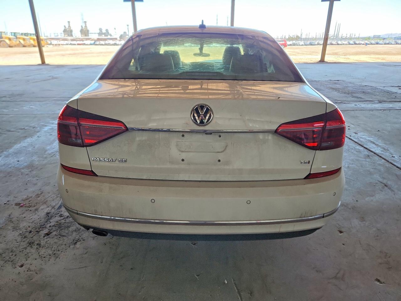 2017 Volkswagen Passat Se - Фото 6