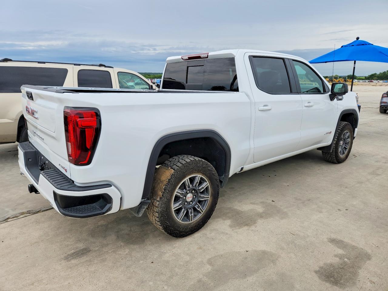 2024 GMC Sierra K1500 At4 - Фото 3