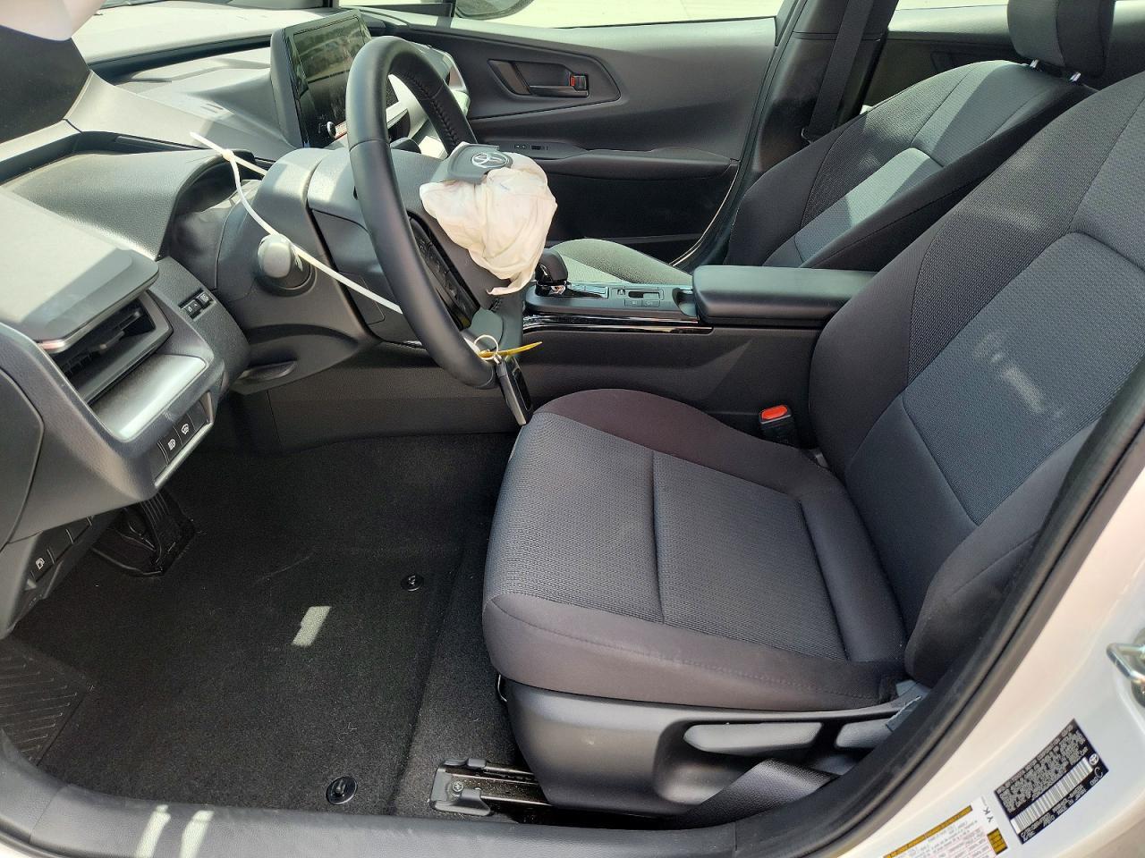 2025 Toyota Prius Le - Фото 7