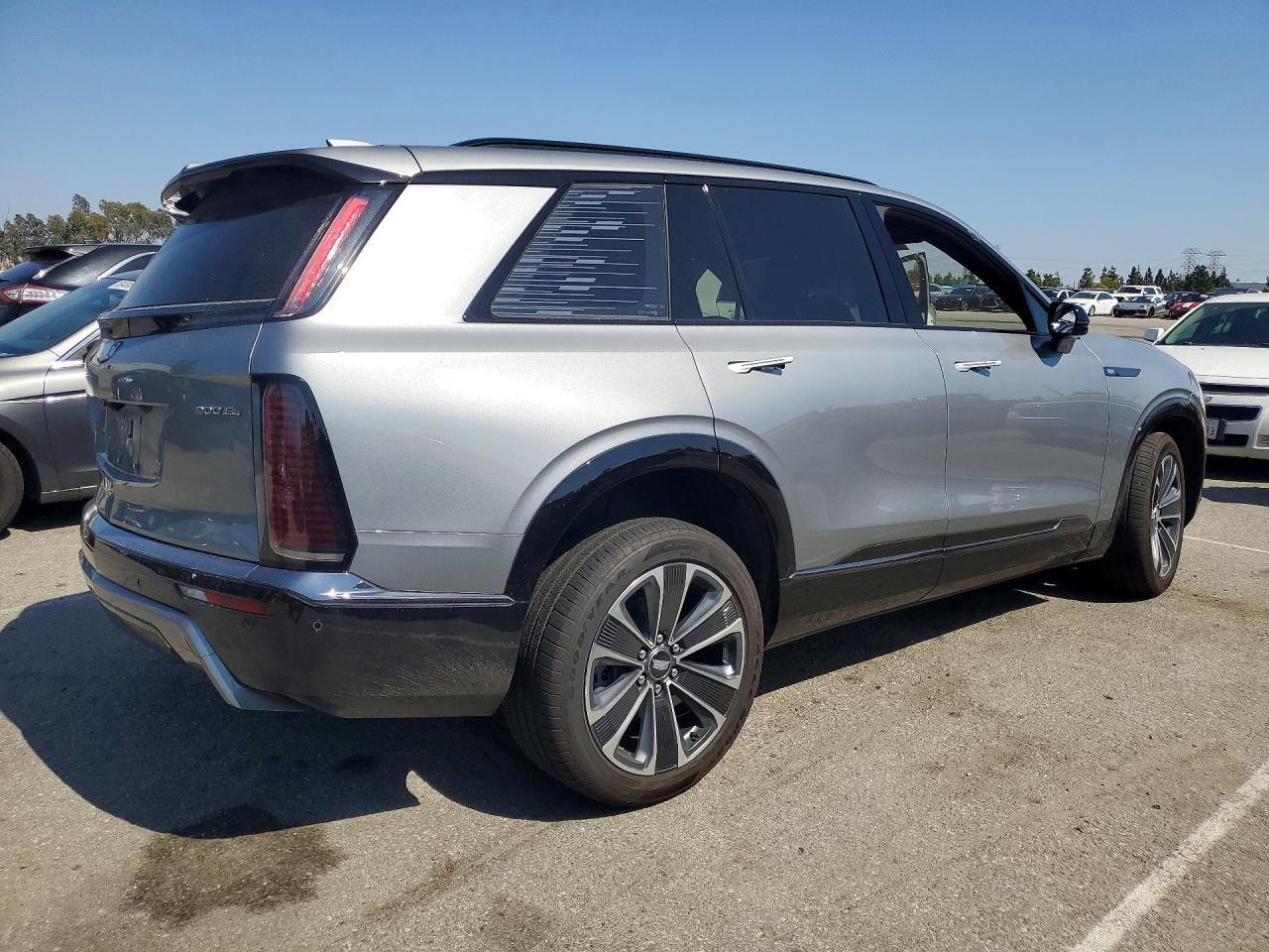 2026 Cadillac Vistiq Sport - Image 3