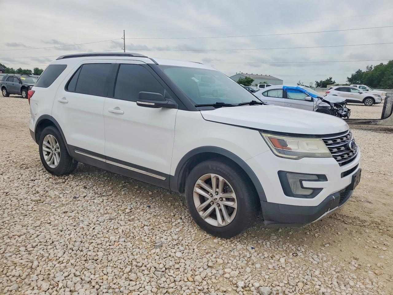 2017 Ford Explorer Xlt - Фото 3