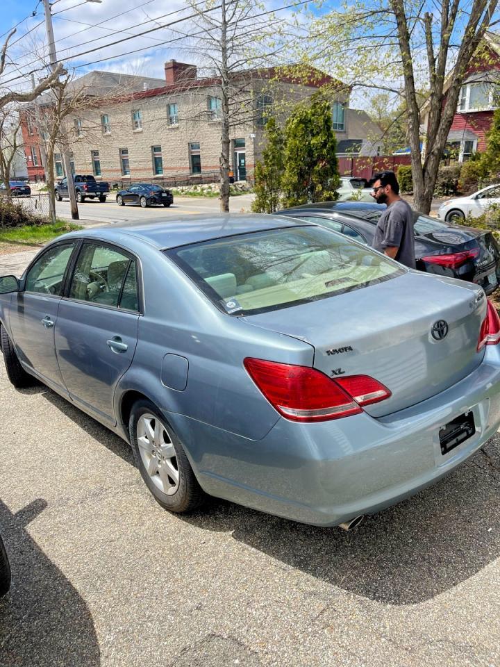2007 Toyota Avalon Xl - Image 3