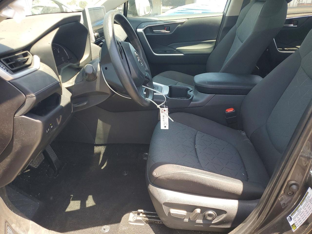 2025 Toyota Rav4 Xle - Image 7