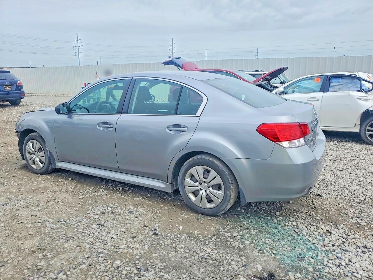 2011 Subaru Legacy 2.5I - Фото 2
