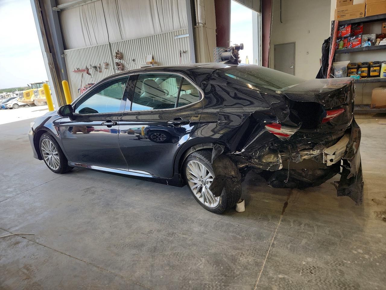 2019 Toyota Camry Xle - Фото 2