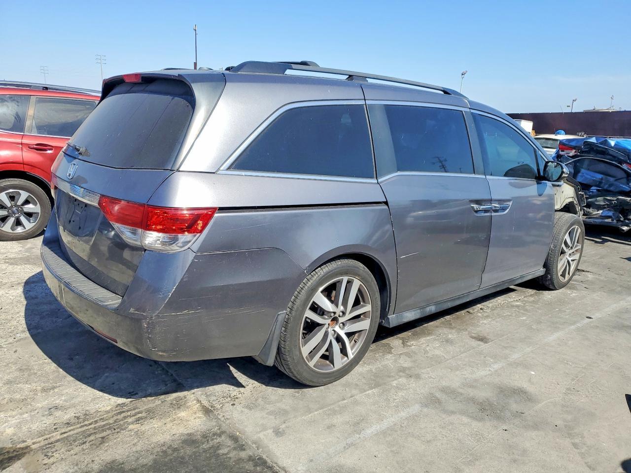 2014 Honda Odyssey Exl - Image 3