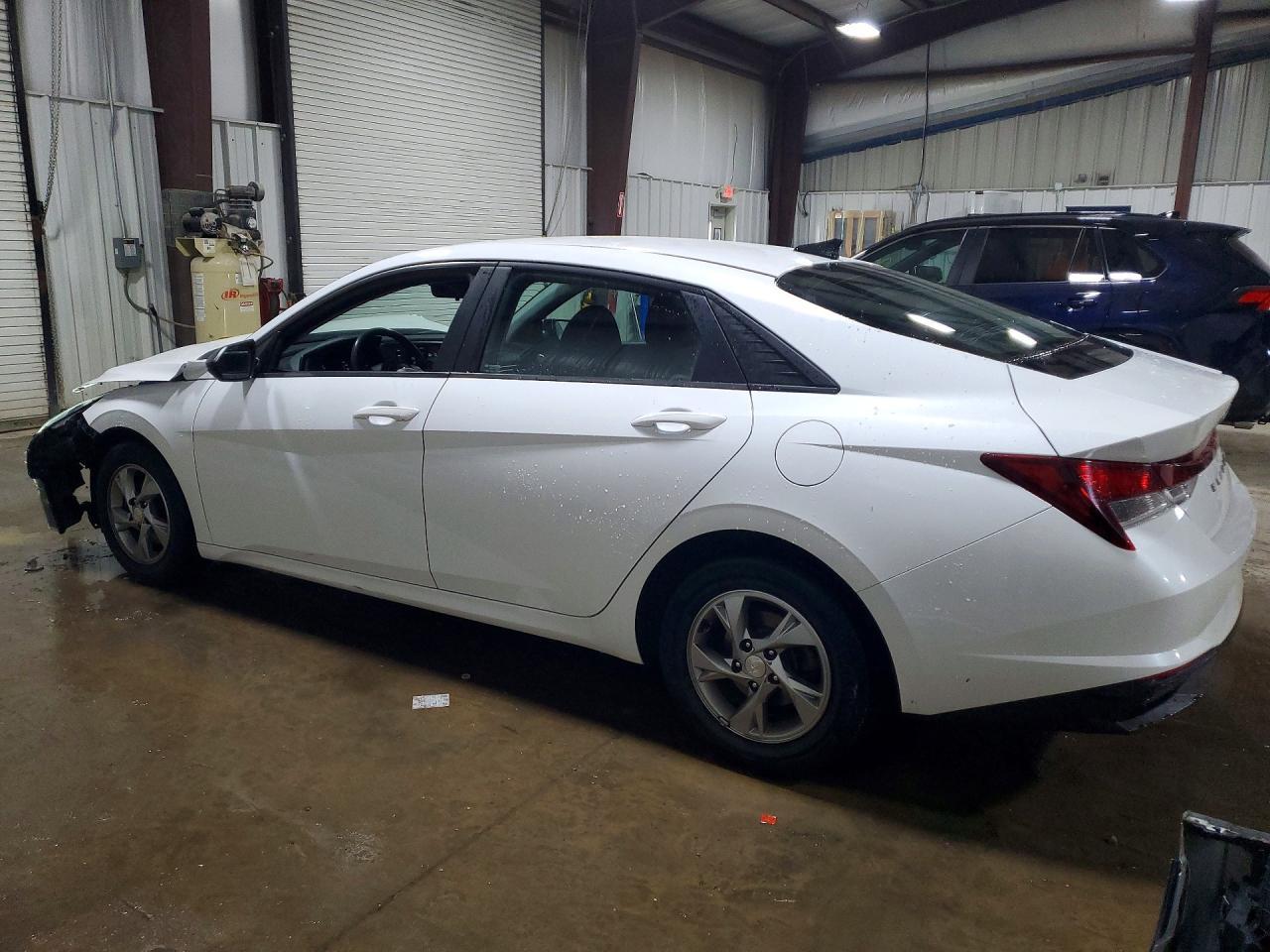 2021 Hyundai Elantra Se - Фото 2