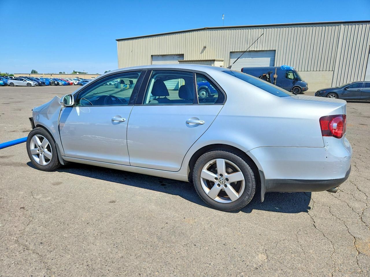 2009 Volkswagen Jetta S - Image 2