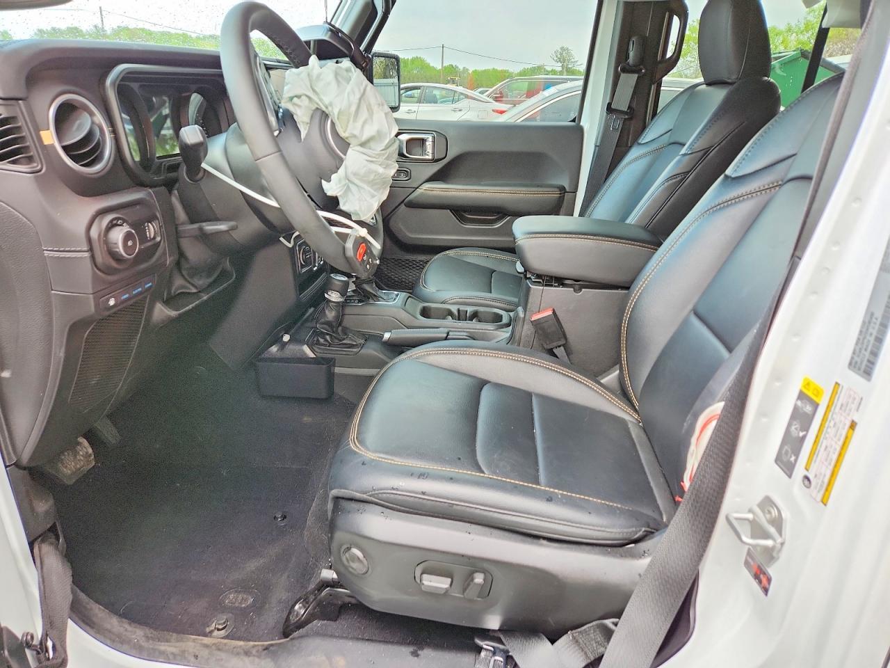 2025 Jeep Wrangler Sahara 4Xe - Image 7