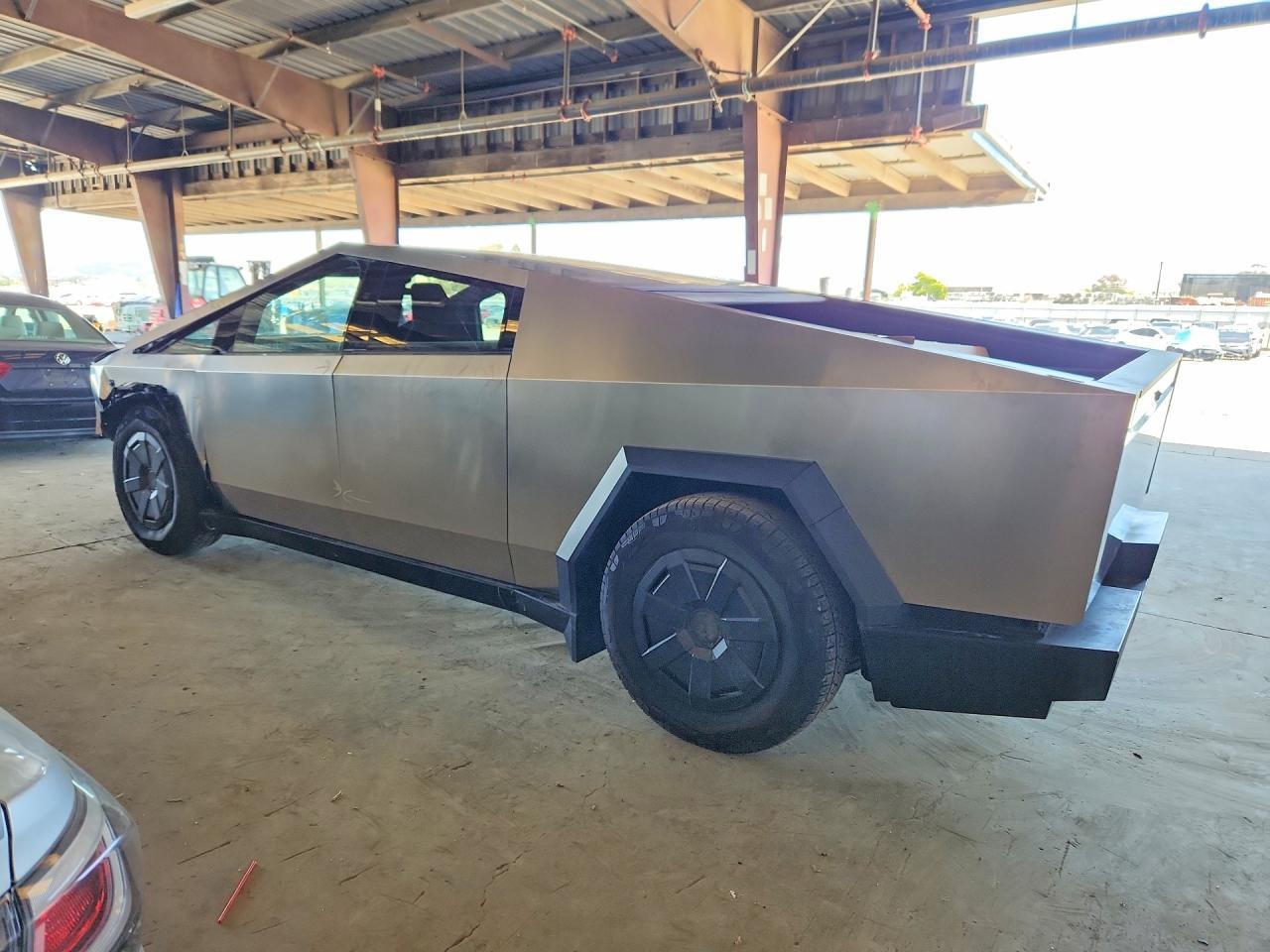 2024 Tesla Cybertruck - Image 2