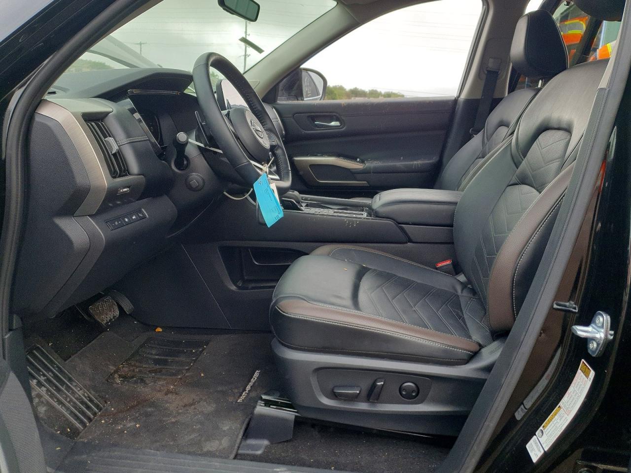 2025 Nissan Pathfinder Platinum - Фото 7