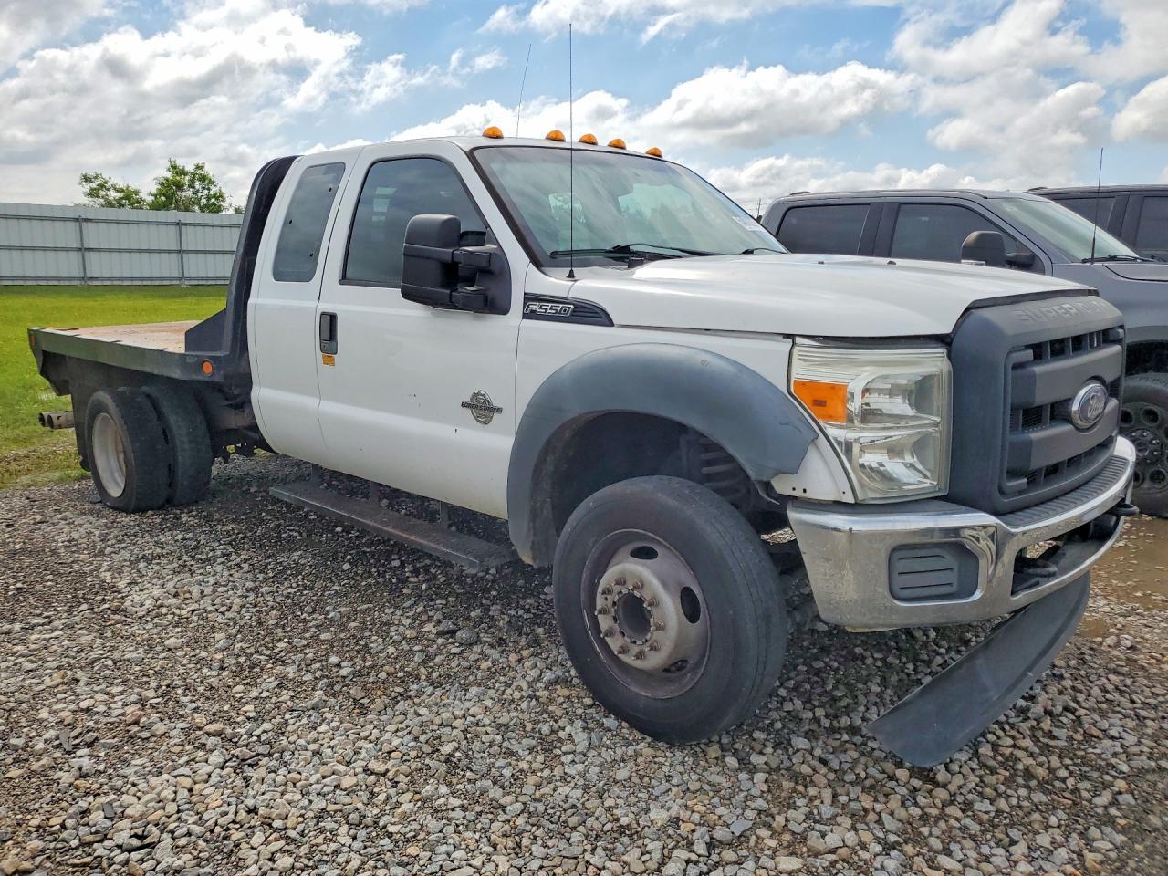 2016 Ford F550 Super Duty - Image 4