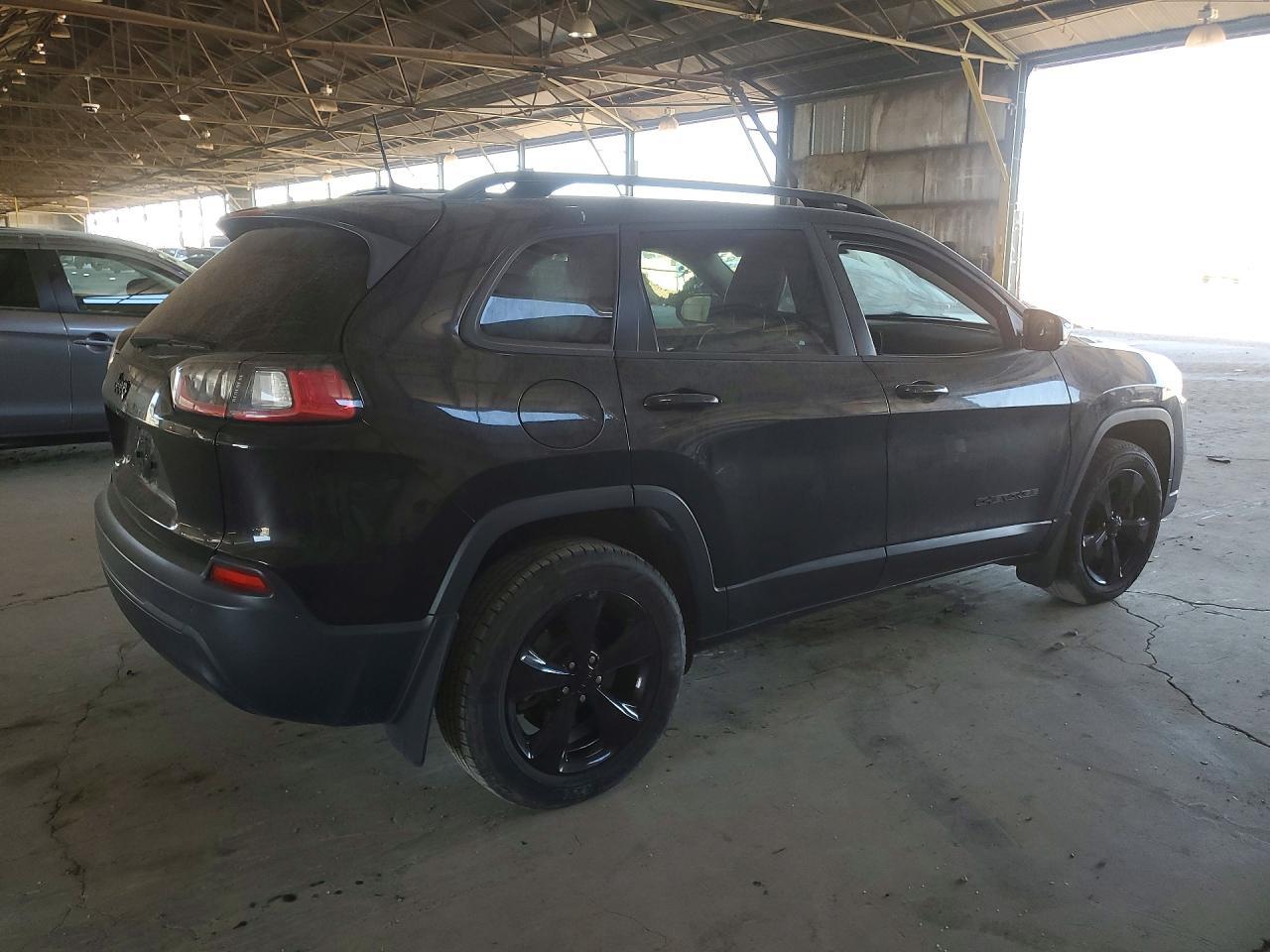 2019 Jeep Cherokee Latitude Plus - Image 3