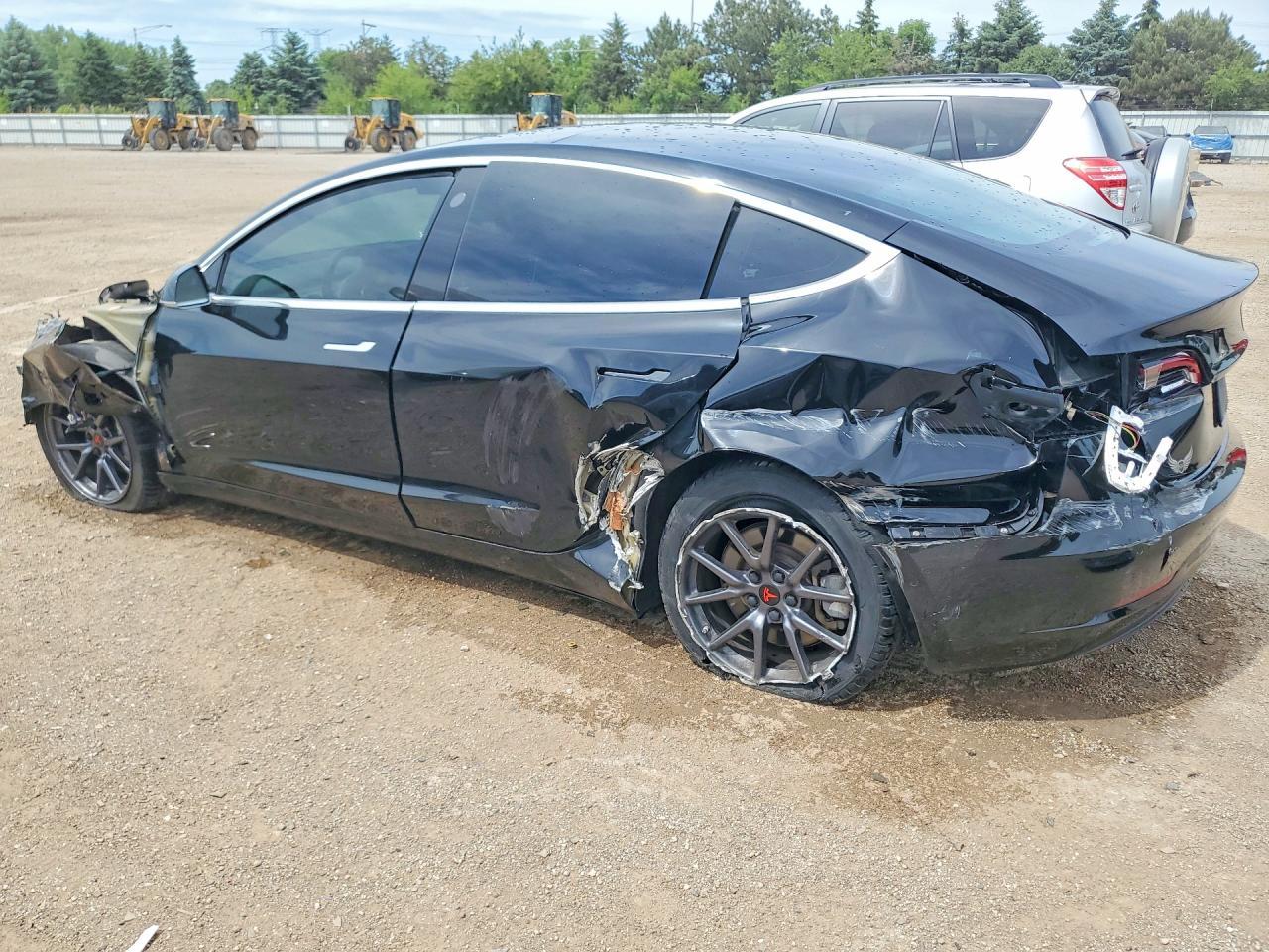 2019 Tesla Model 3 - Фото 2