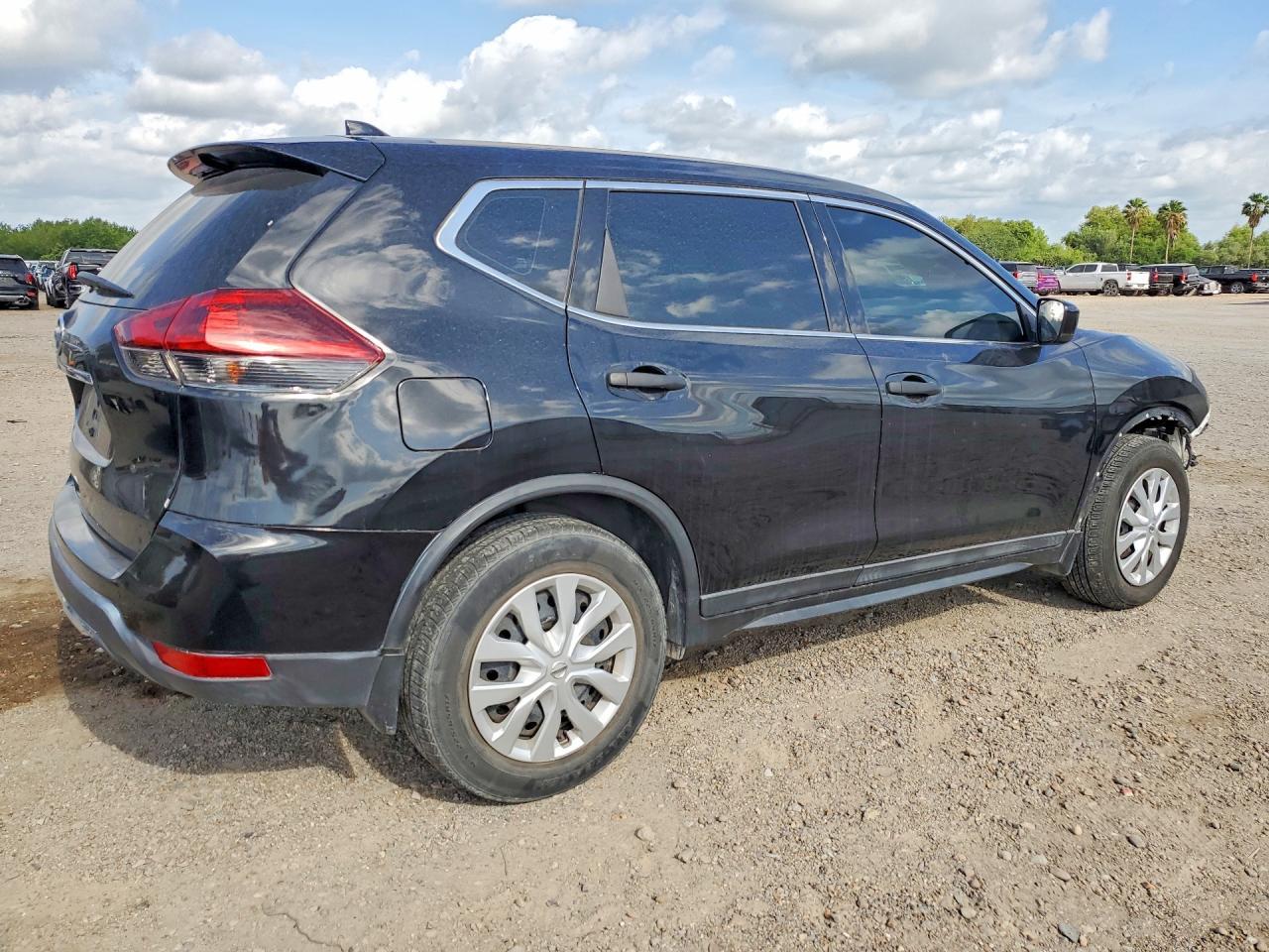 2020 Nissan Rogue S - Фото 3