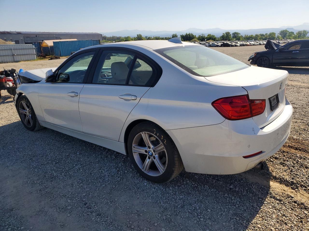 2013 BMW 320 I - Фото 2