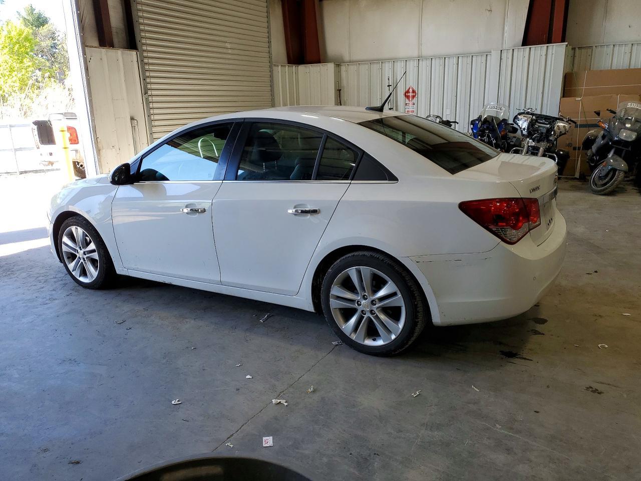 2011 Chevrolet Cruze Ltz - Image 2
