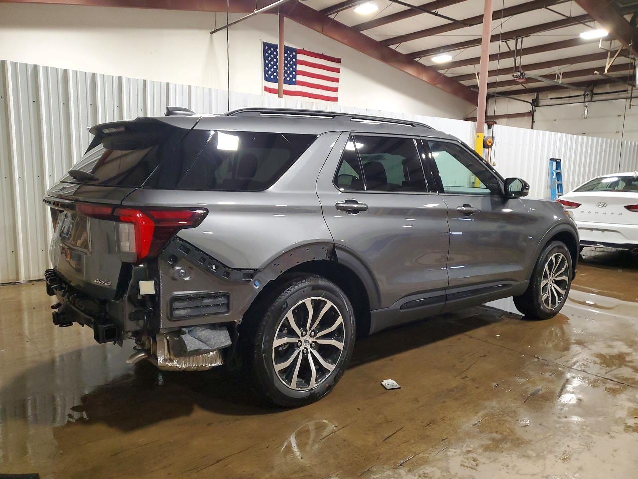 2026 Ford Explorer St-Line - Фото 3