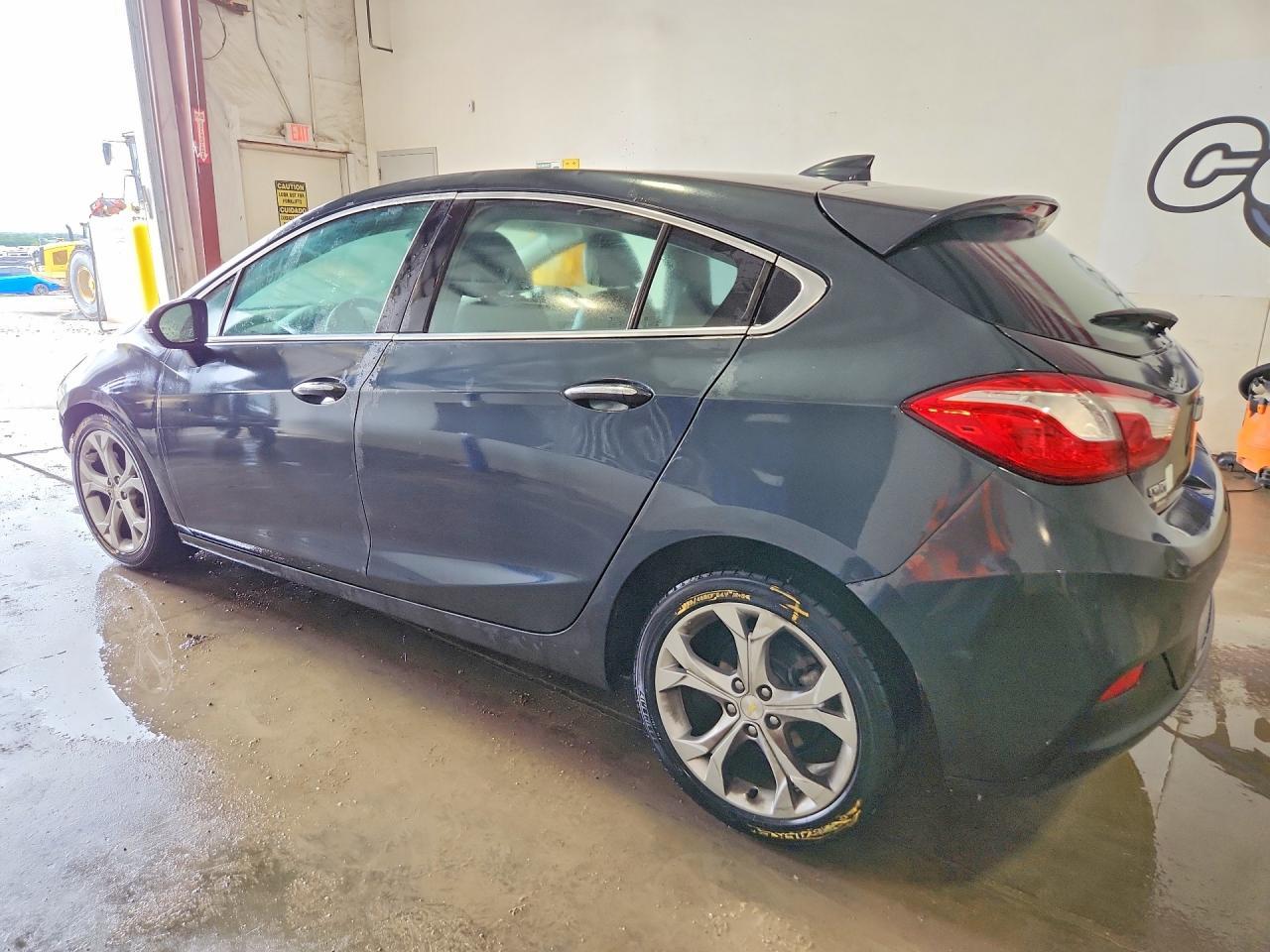 2018 Chevrolet Cruze Premier - Image 2