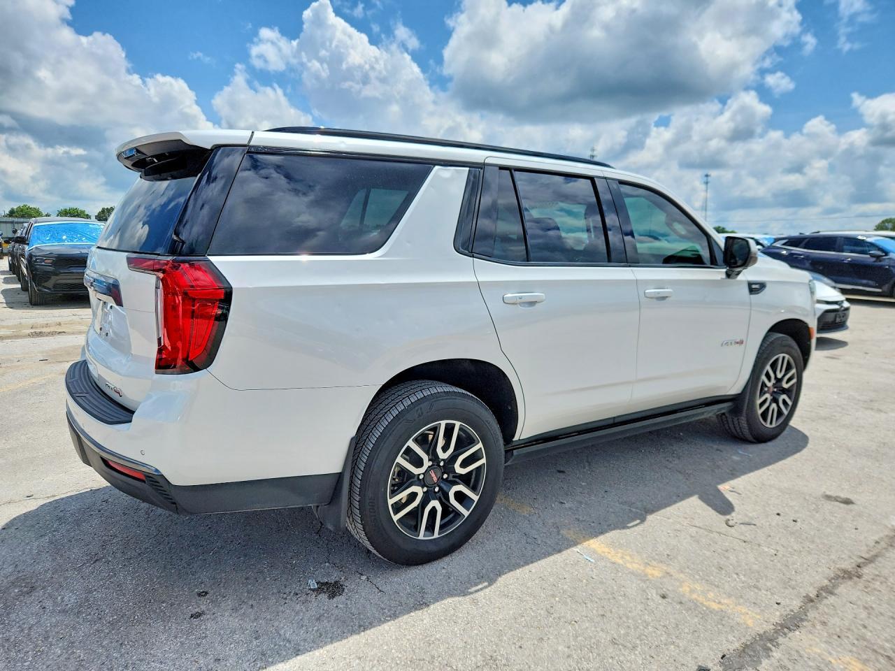 2023 GMC Yukon At4 - Image 3