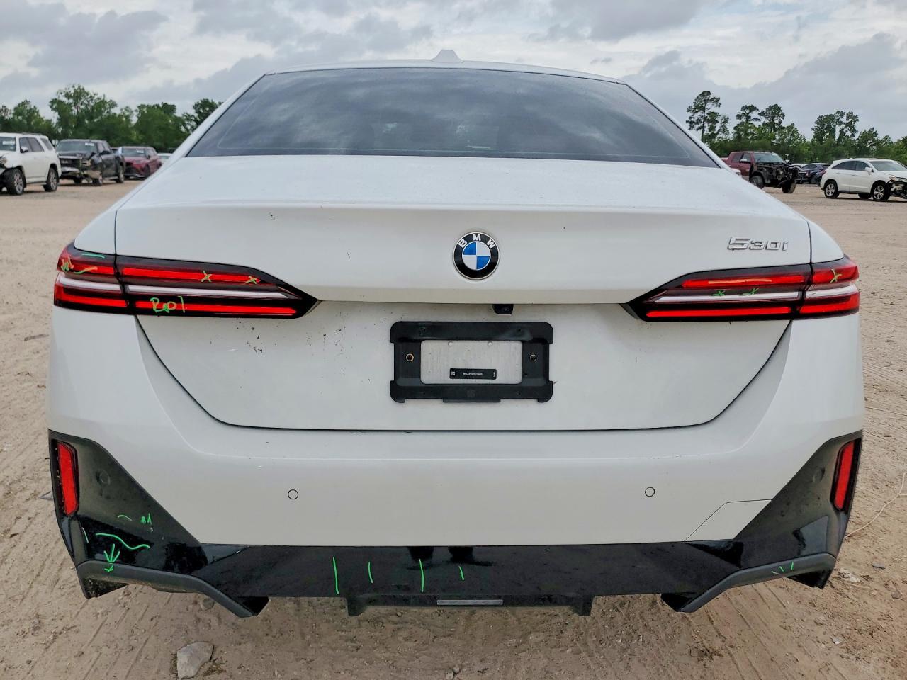 2026 BMW 530 I - Фото 6