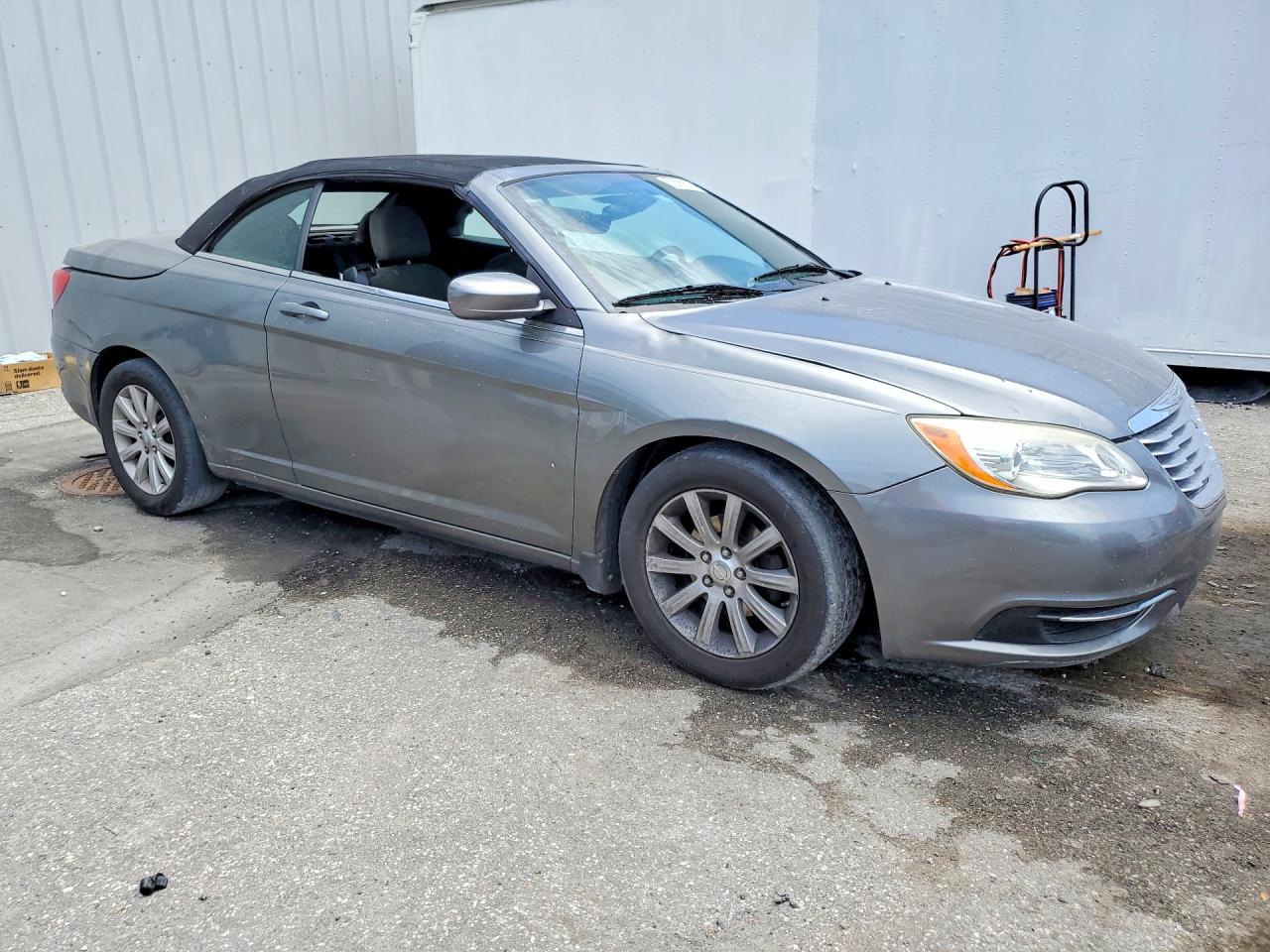 2012 Chrysler 200 Touring - Фото 4