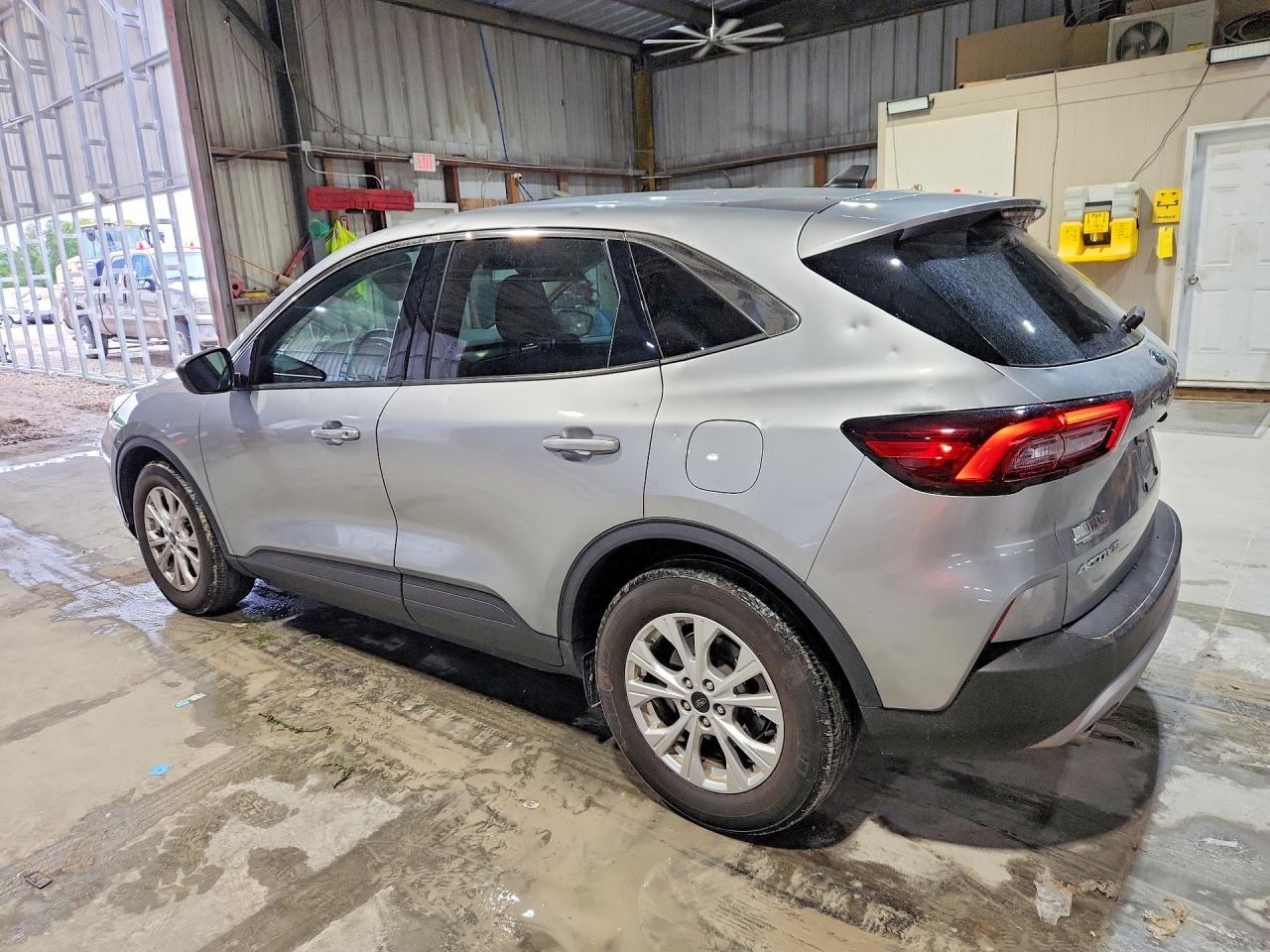 2023 Ford Escape Active - Фото 2