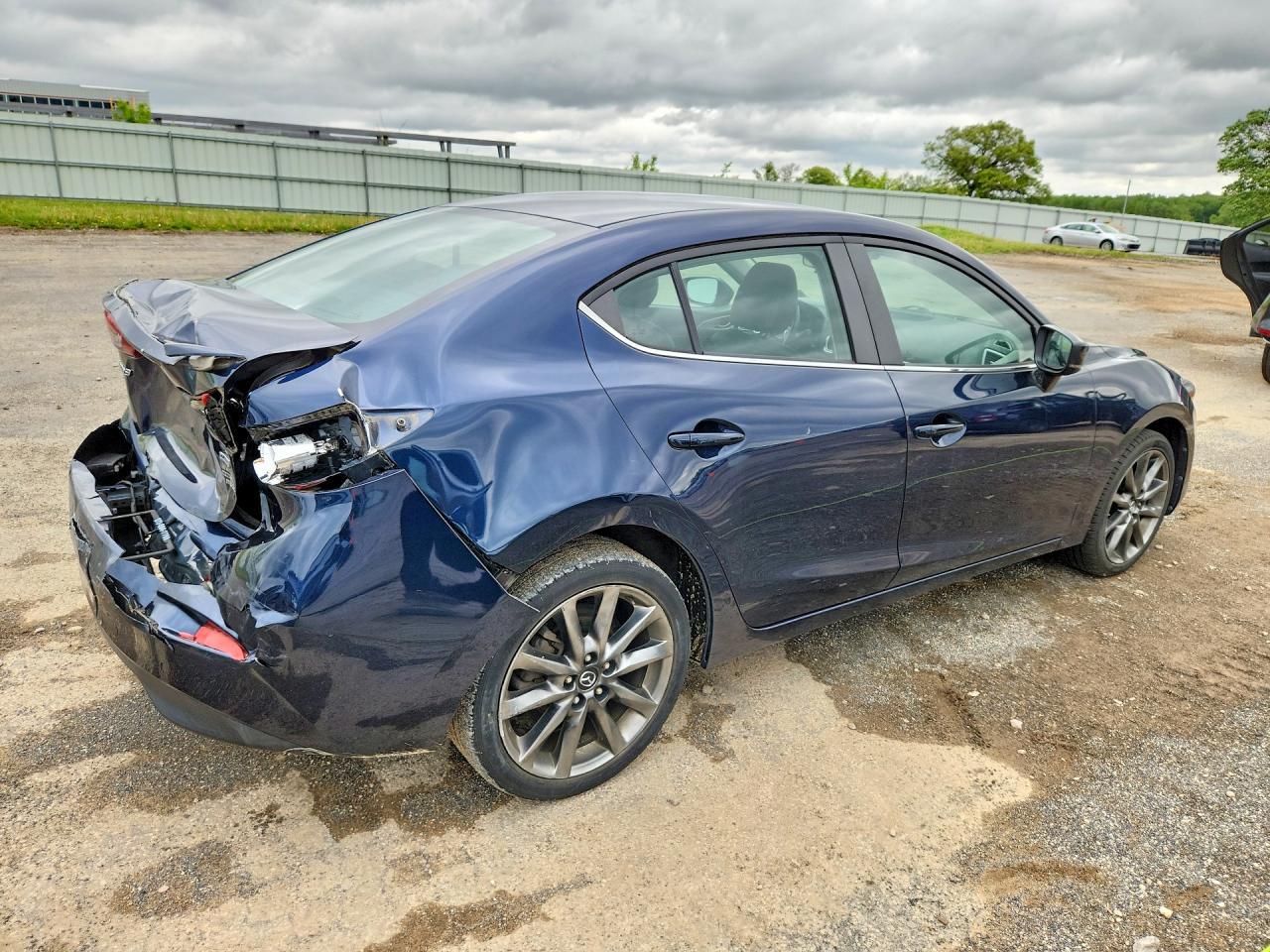 2018 Mazda 3 Touring - Фото 3