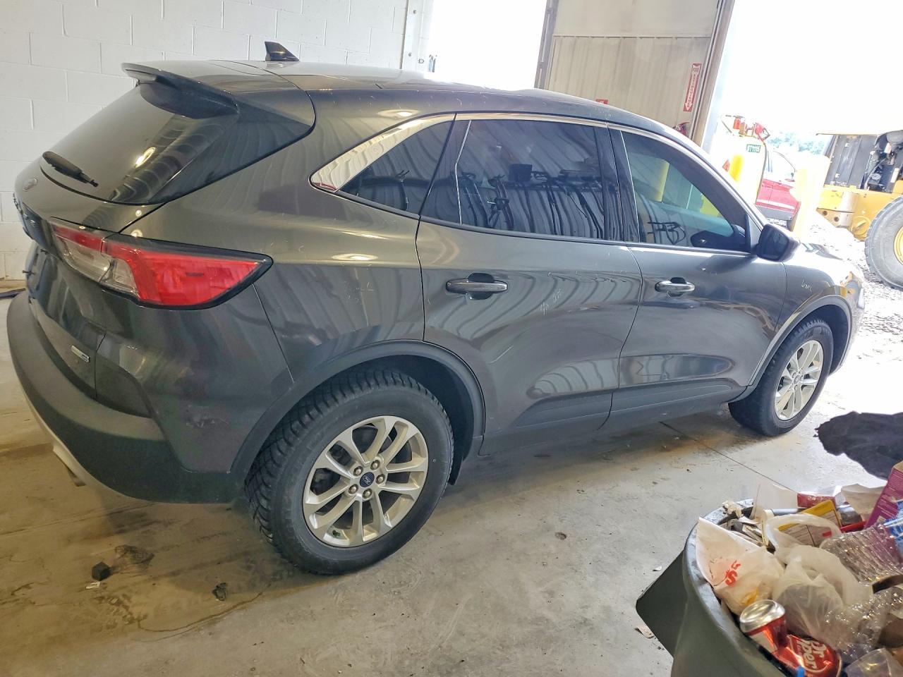 2020 Ford Escape Se - Фото 3