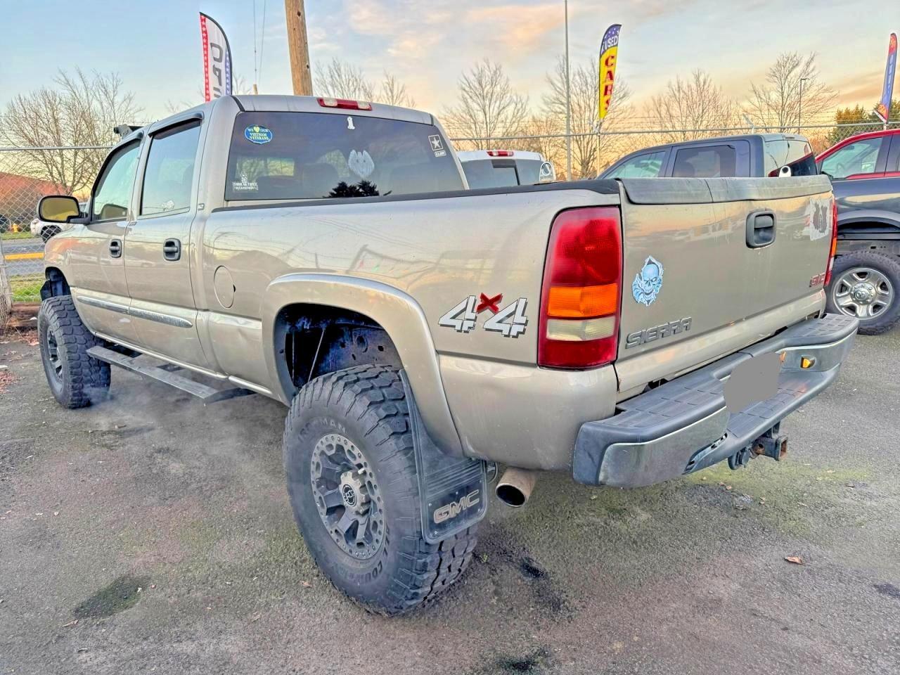 2003 GMC Sierra K1500 Heavy Duty - Image 3