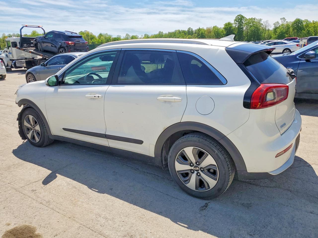 2017 Kia Niro Ex - Фото 2