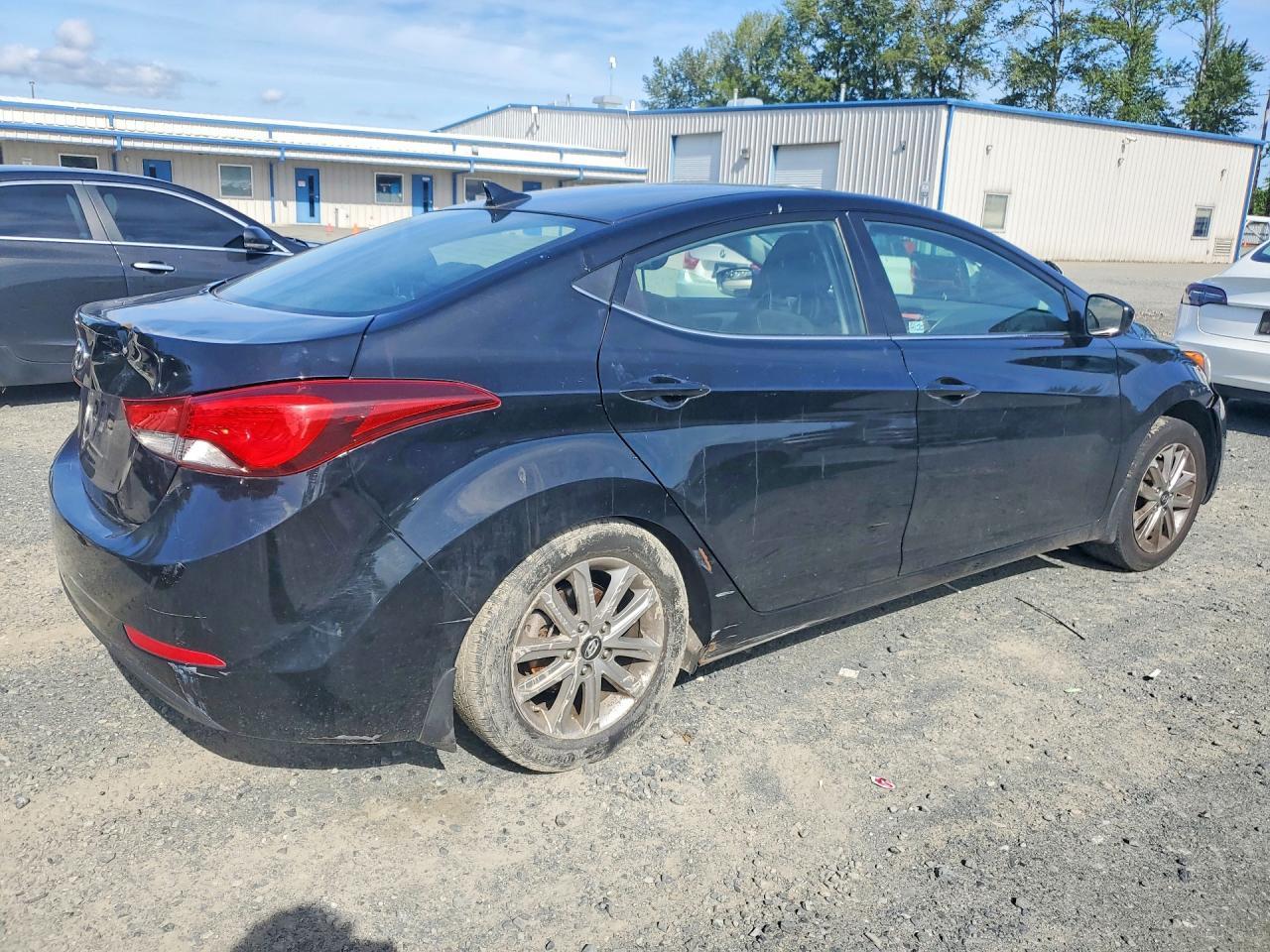 2015 Hyundai Elantra - Фото 3