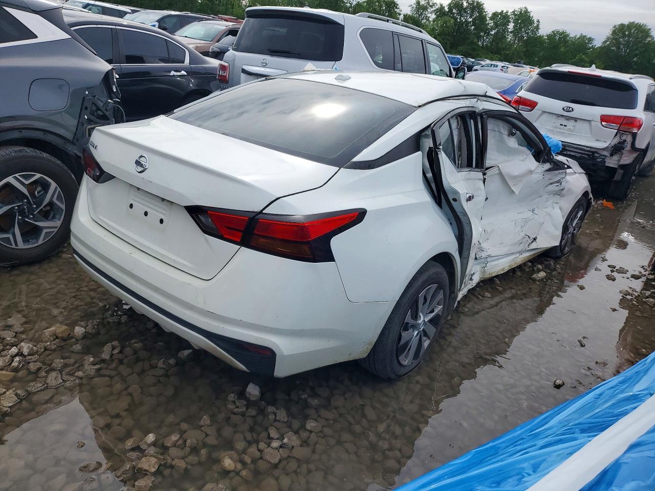 2019 Nissan Altima S - Фото 3